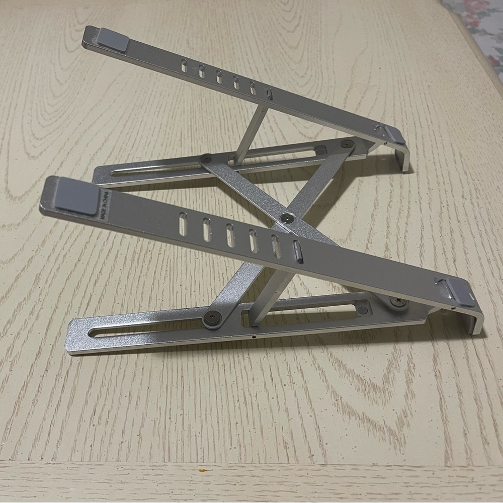 Laptop handler